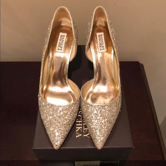 Badgley Mischka Glittery Pumps - Picture 2 of 8